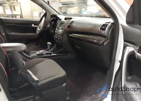 2015 Kia Sorento Lx из США, поврежденный, VIN 5XYKTCA66FG552013